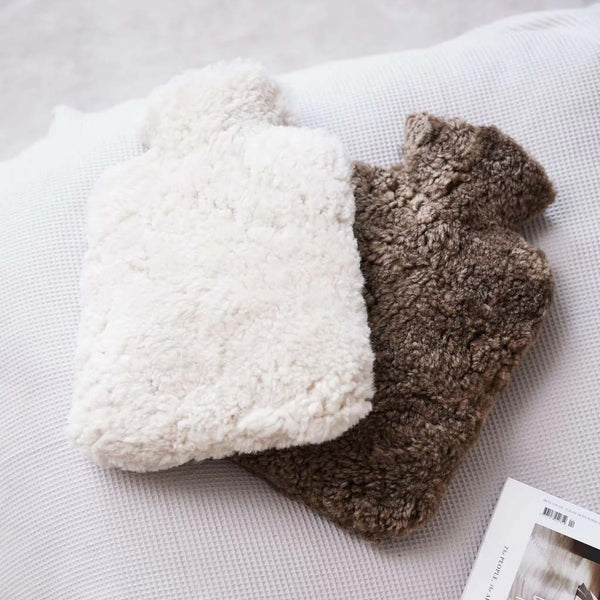 Wärmflasche mit Bezug aus Lammfell, anthrazit